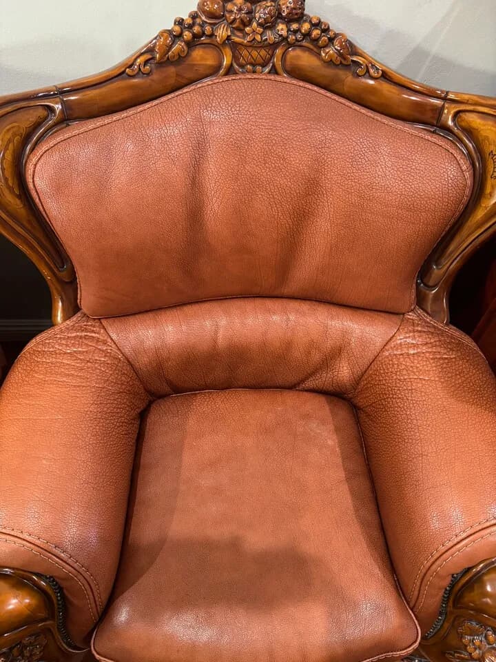 가죽소파
					가구
					Buena Park