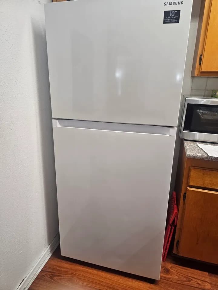 samsung 18 cu 냉장고
					전자/가전
					Torrance