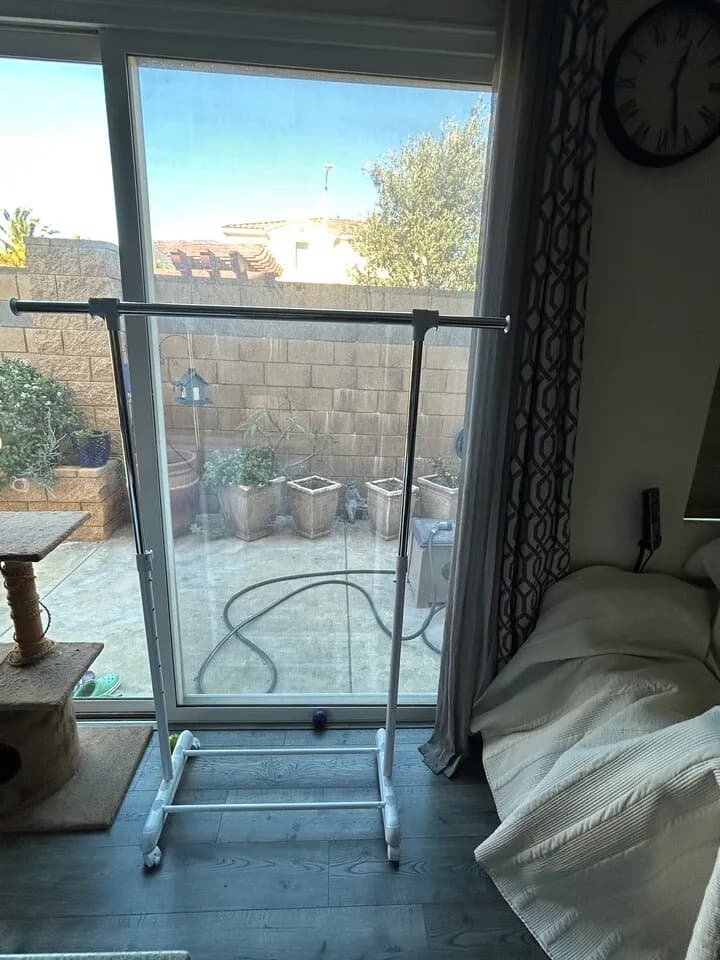 Garment Rack 옷행거 팝니다 각각 5불
					가구
					Anaheim