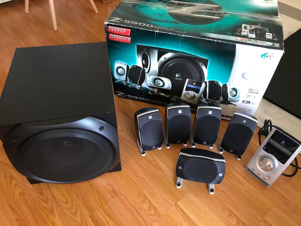 탁자, coffee table, 의자, 접이식 침대, 5.1ch 스피커
					무빙세일
					Gardena