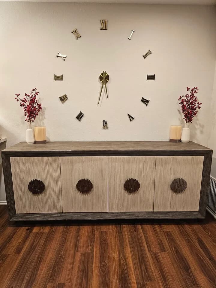 다이닝 뷔페 퍼니처
					무빙세일
					Chino Hills