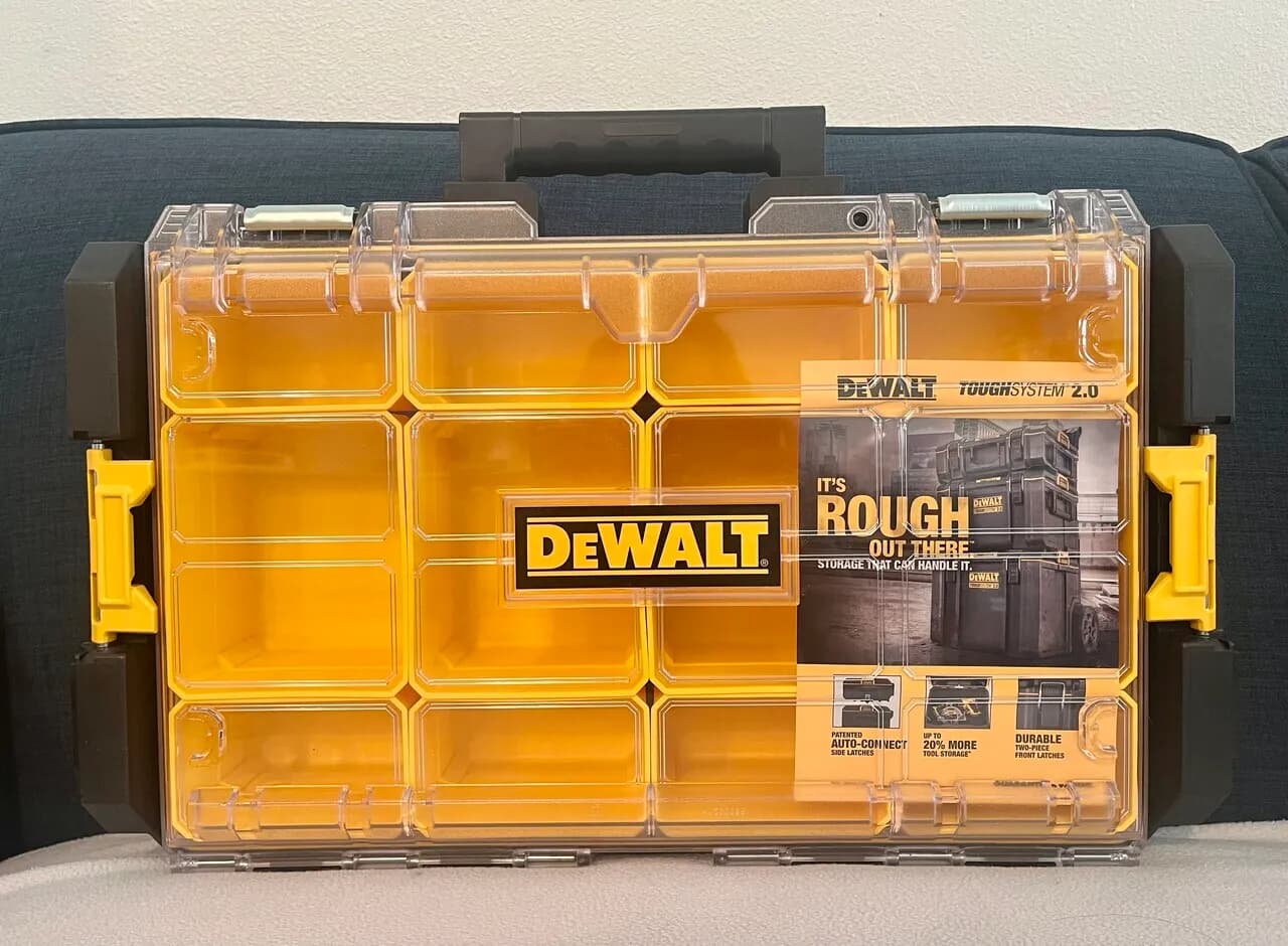 DEWALT 12칸 수납함
					무빙세일
					LA