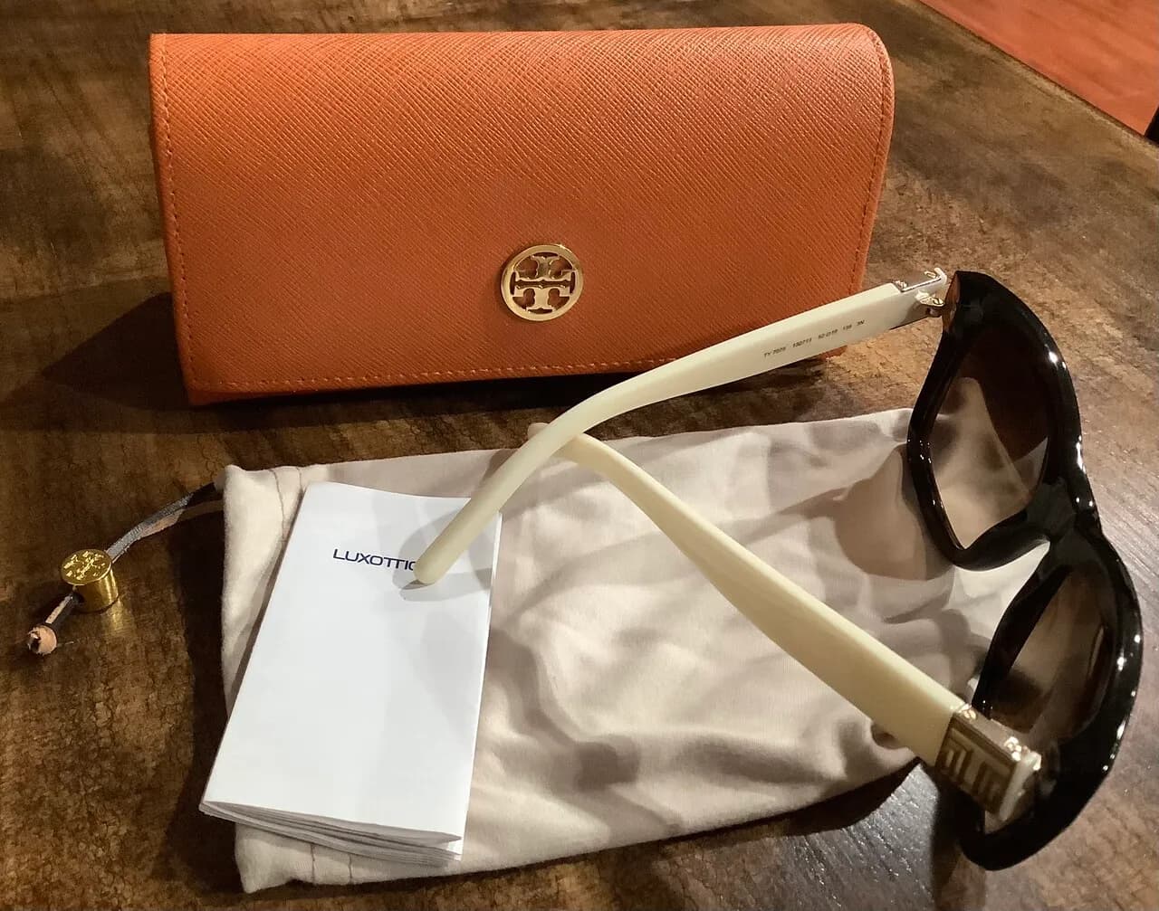 토리벌츠 선그라스
					의류/패션
					플러튼