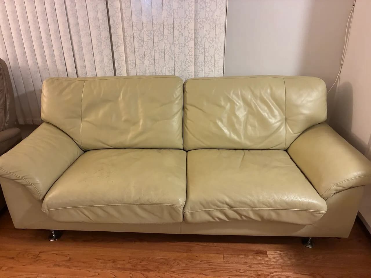 책꽂이 테이블 의자 소파
					무빙세일
					Temple City