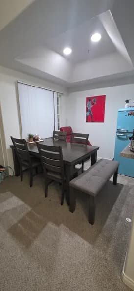 상태 A급 식탁판매
					무빙세일
					La Habra