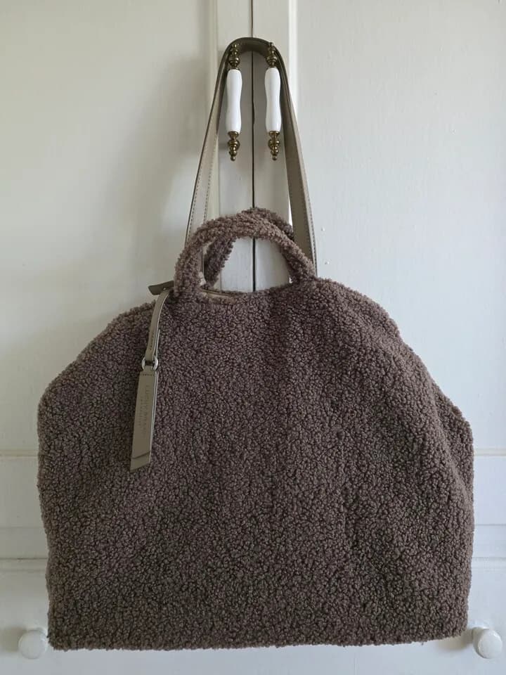 여성 가방 새 것
					의류/패션
					엘에이 3가