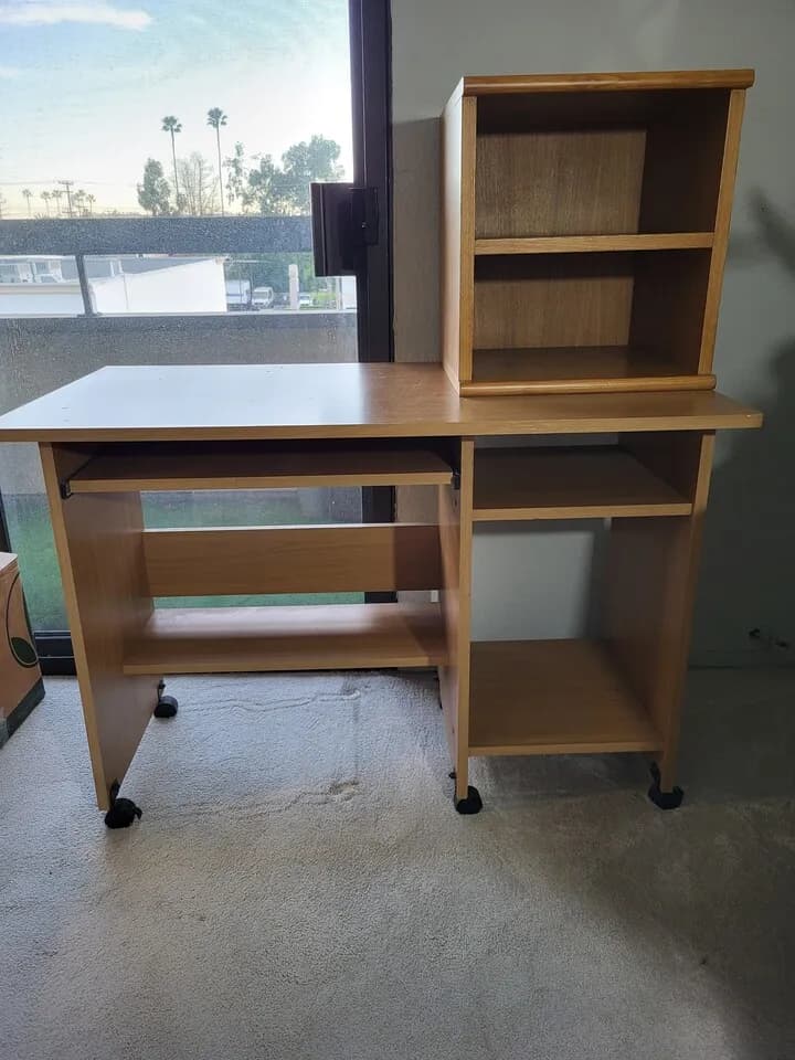 책상 + 작은 2단책장 + 책장 급하게 팔아요
					무빙세일
					Glendale