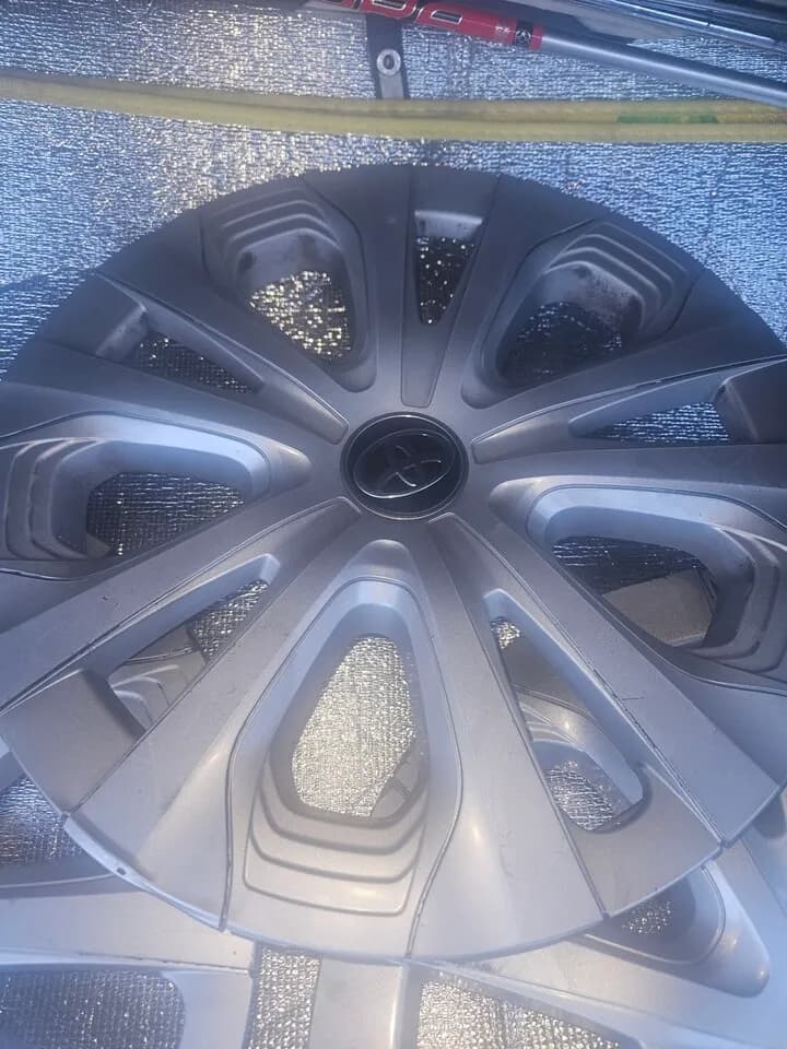 프리우스 2020년형 휠켑 3개
					기타
					한인타운 엘에이