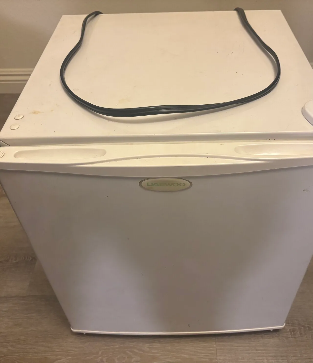 전자렌지랑 미니 냉장고
					무빙세일
					다우니