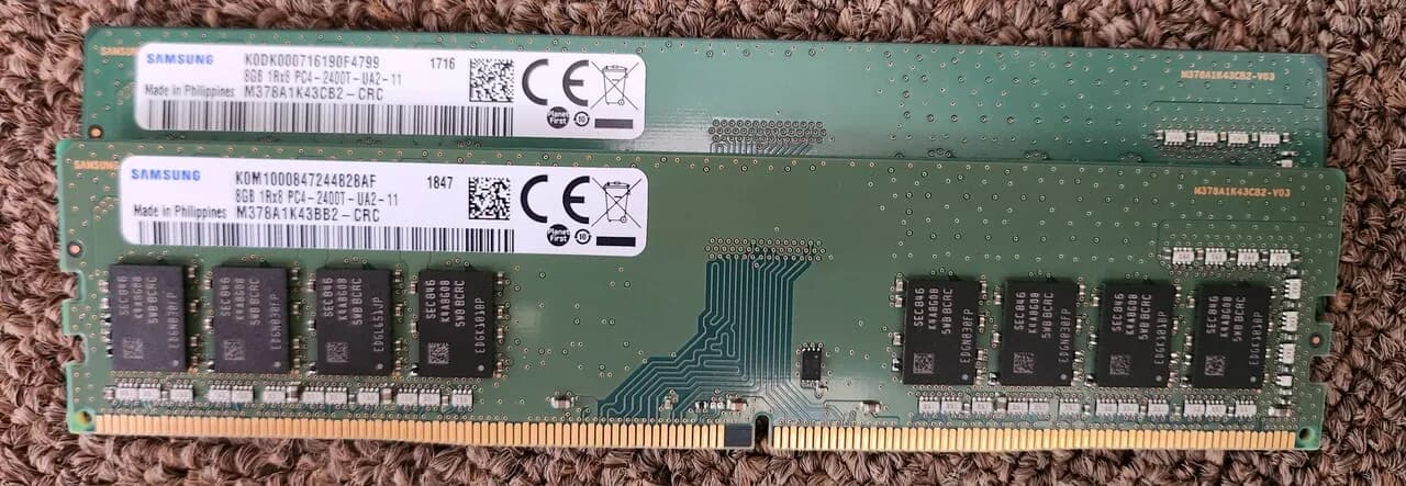 Samsung DDR4 16gb(8gbX2)
					전자/가전
					Los Angeles