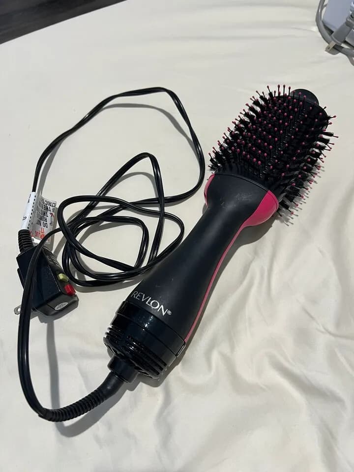 헤어 드라이기 Revlon volumizer hair dryer and hot air brush
					무빙세일
					Los Angeles