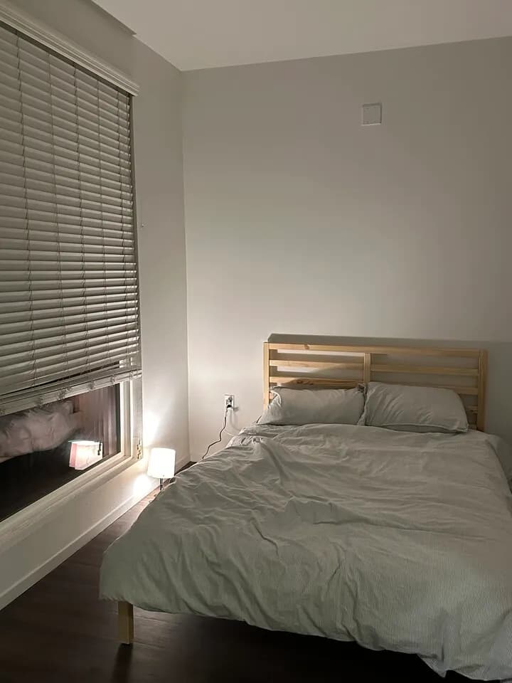 무빙 세일 (침대, 커피 테이블)
					무빙세일
					La 다운타운