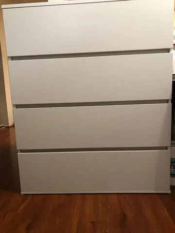 서랍장/탁자
					무빙세일
					Los Angeles