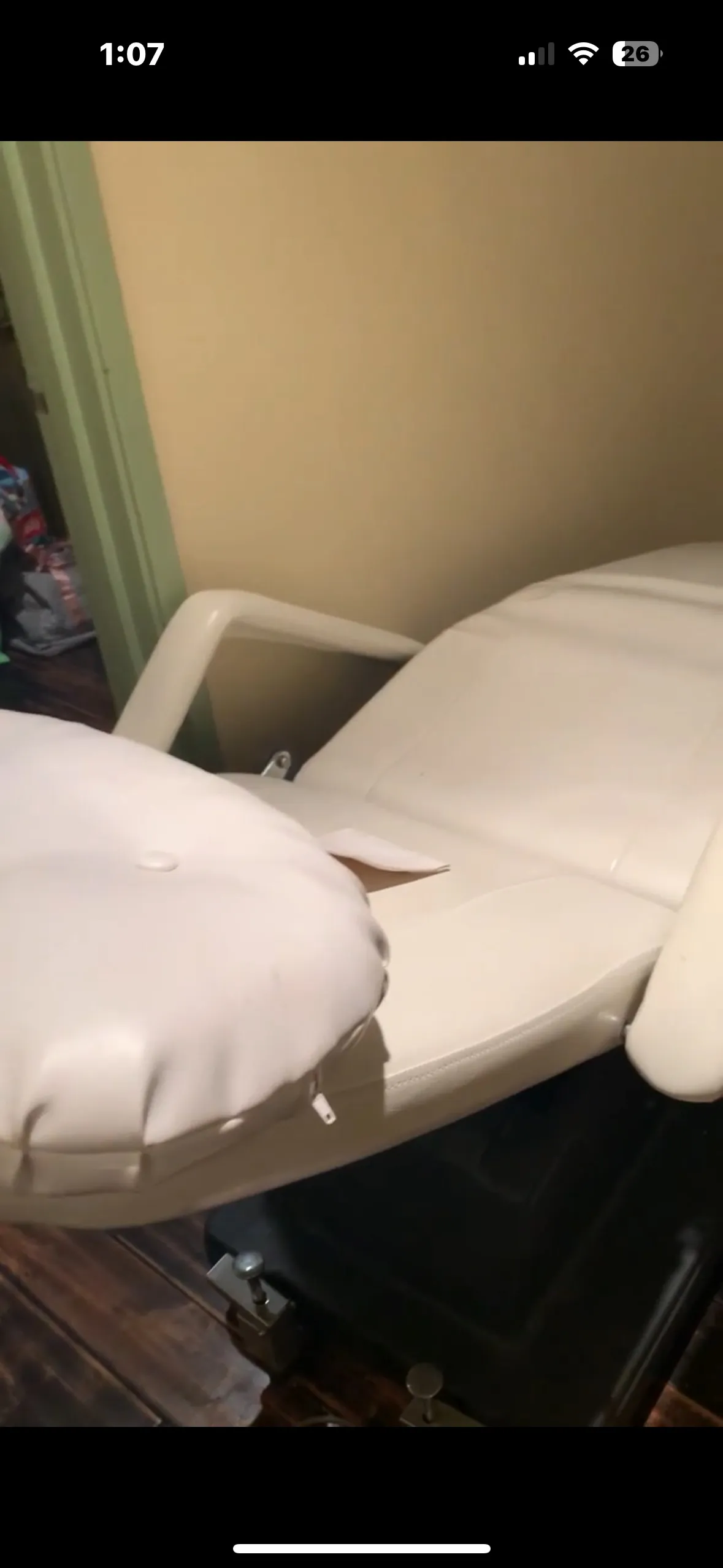 Reclining electric adjustable chair/bed
					무빙세일
					Buena Park