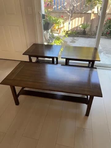 Coffee Table + 2 End Tables 커피테이블 + 2 싸이드 테이블
					무빙세일
					Irvine