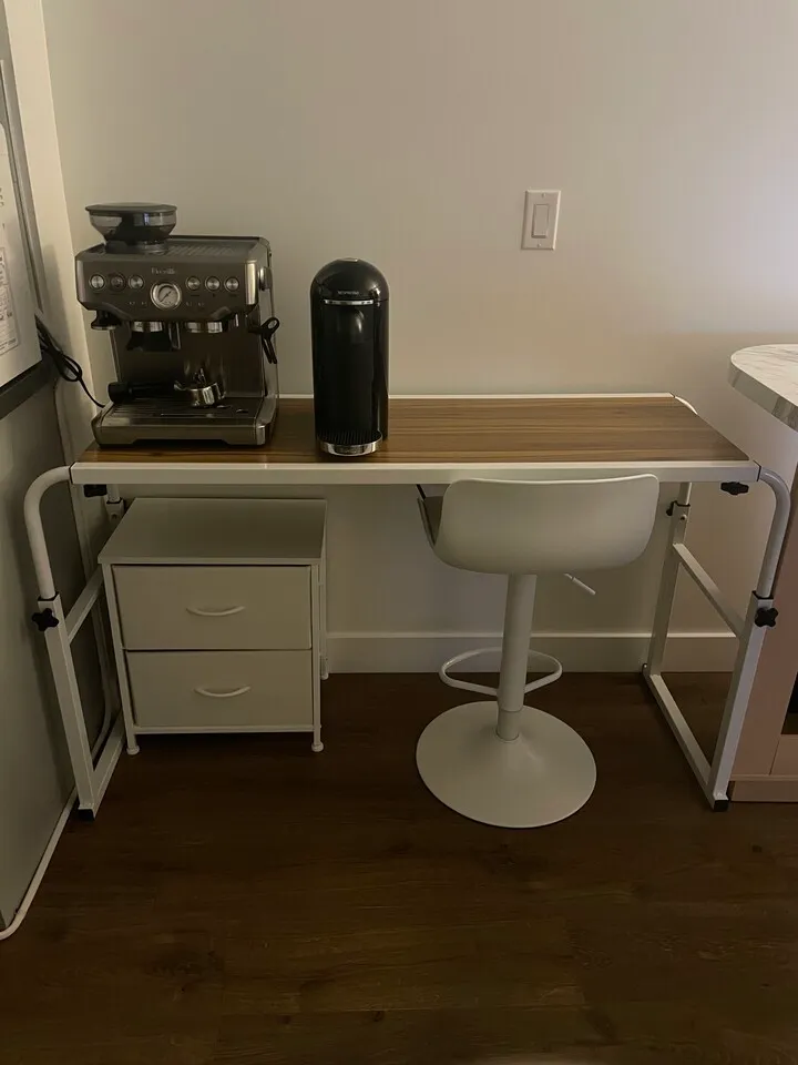 침대 테이블/아일랜드 바 테이블
					가구
					Koreatown