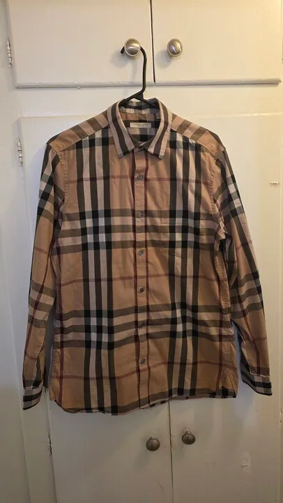 버버리 셔츠 팔아요
					의류/패션
					LA