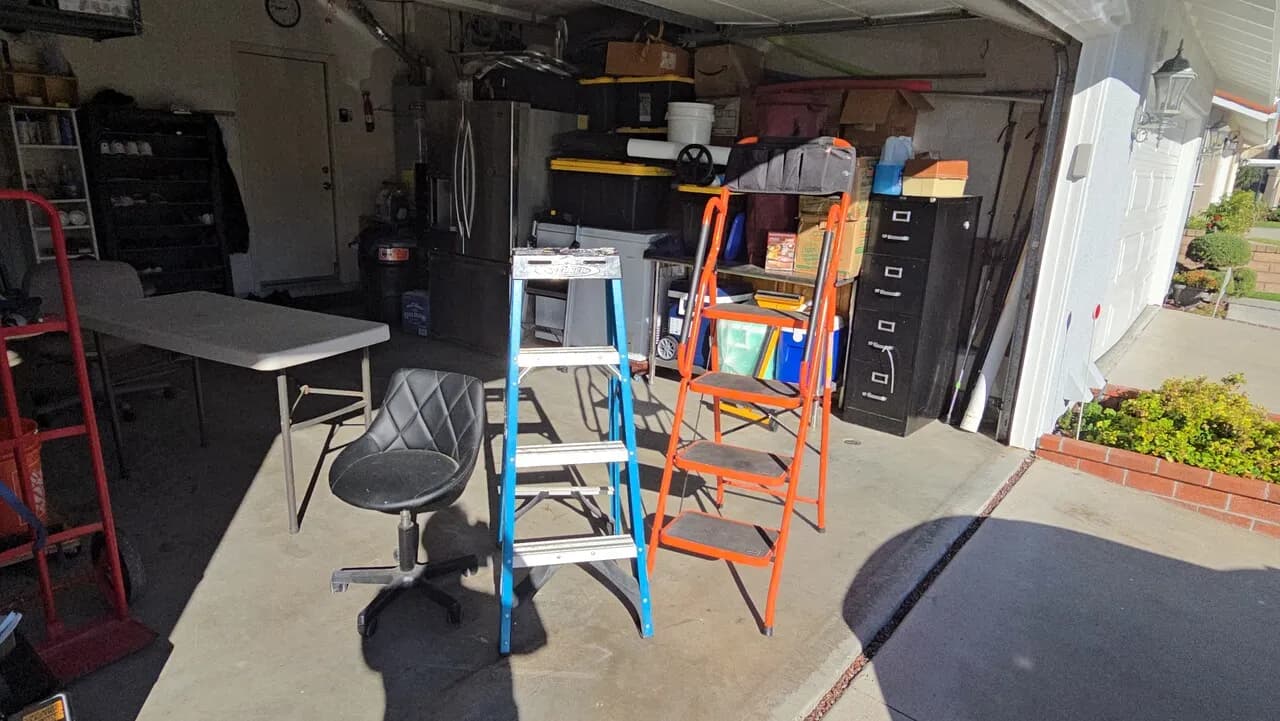 사다리 2개
					무빙세일
					Laguna Niguel