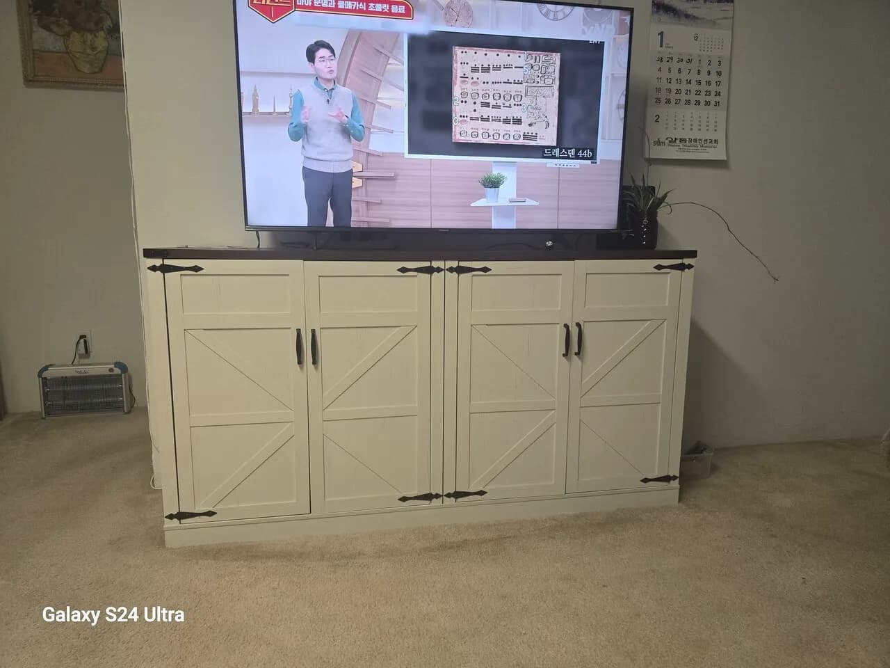 거실장 TV받침대
					가구
					Los Angeles