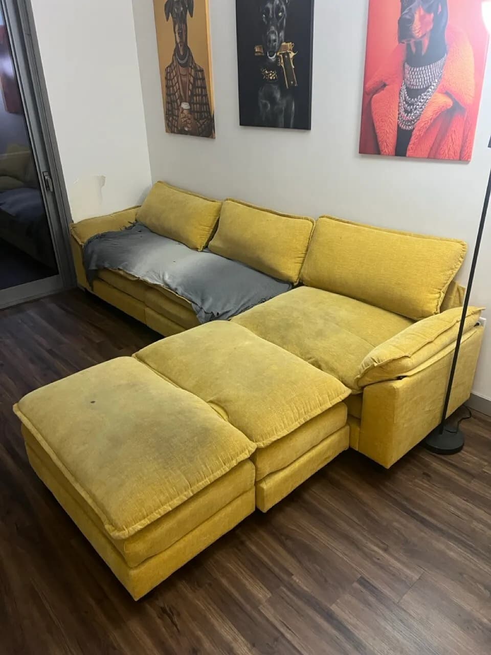 섹셔널 소파 판매합니다.
					가구
					Los Angeles