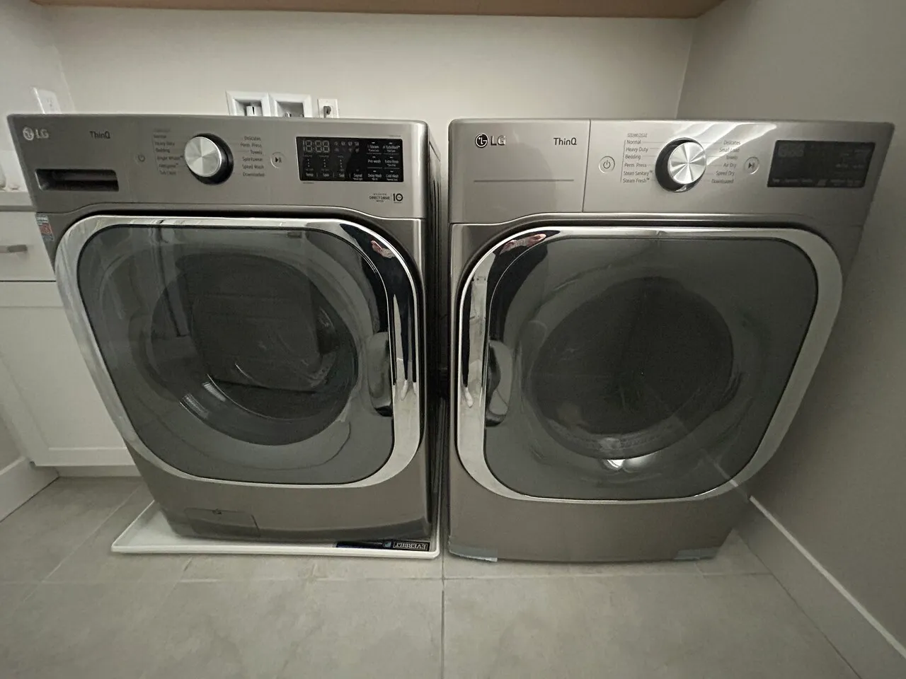 LG 5.2cu 세탁기 & 9.0cu 가스 건조기 팝니다
					전자/가전
					Irvine