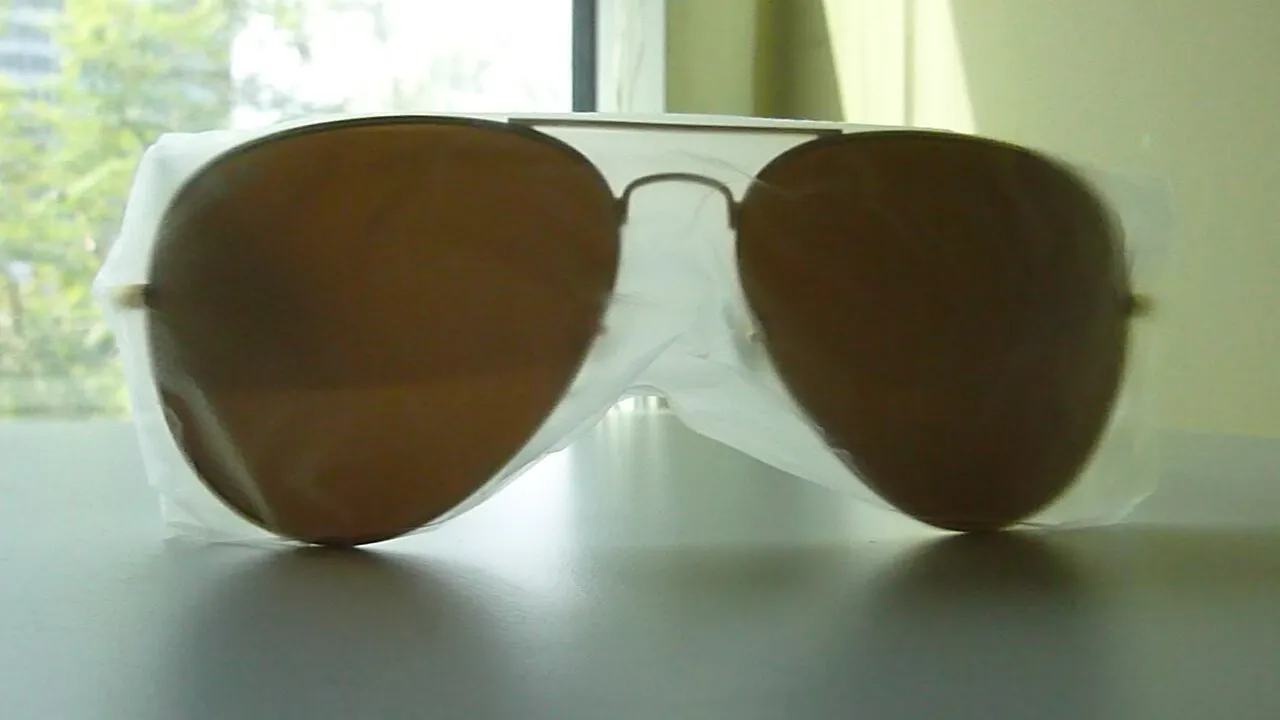 NEW-이태리-레이밴-GOLD/BROWN MIRROR LENS-선글라스-62 MM
					의류/패션
					Los Angeles