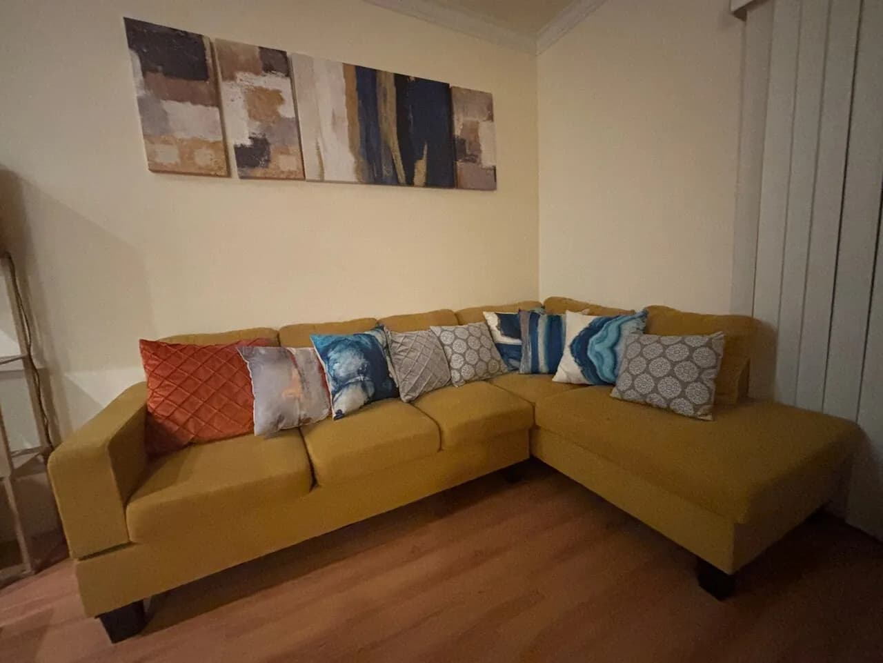 스마트 아일랜드 바 테이블 세트 4인 & 테라스/베란다 라탄 2인 & 티테일블 세트 & 소
					무빙세일
					La 한인타운