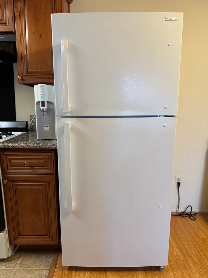 Insignia 18 cu. ft 냉장고
					전자/가전
					Los Angeles