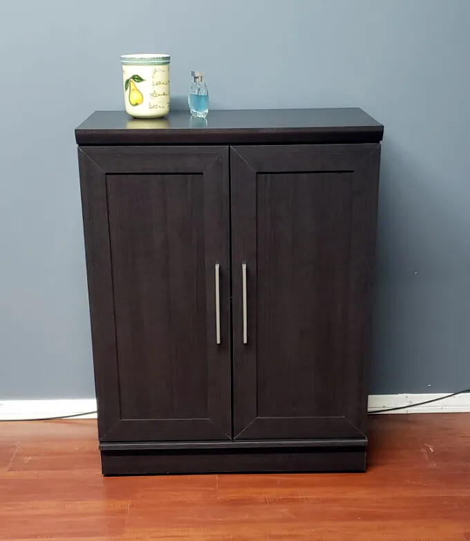 Sauder Base Cabinet
					가구
					Los Angeles