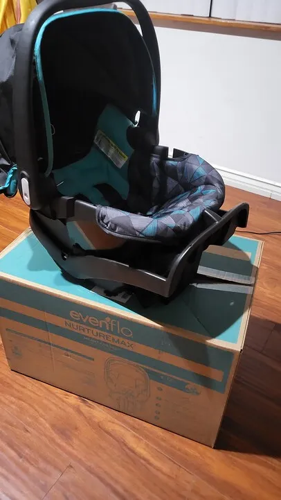 Evenflo NurtureMax Infant Car seat 바구니 카시트 (2번사용)
					기타
					Los Angeles