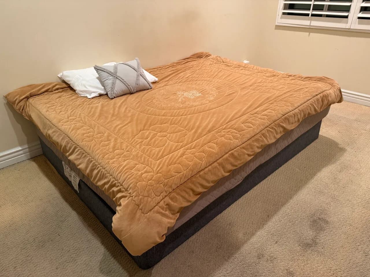 QUEEN SIZE MATTRESS
					무료나눔
					Redondo Beach