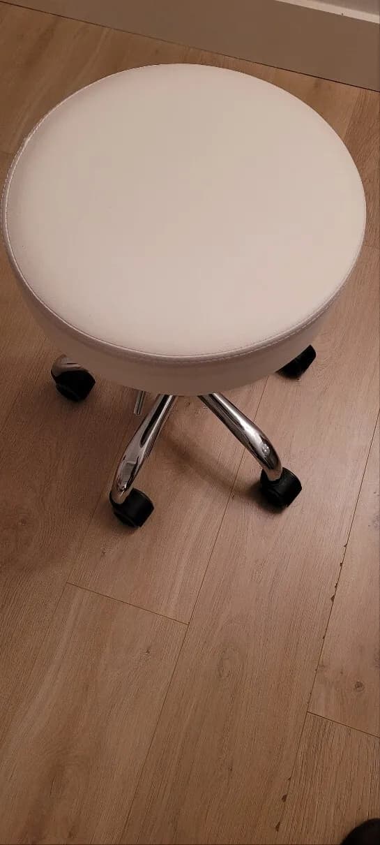 롤링 스툴 의자
					가구
					Buena Park