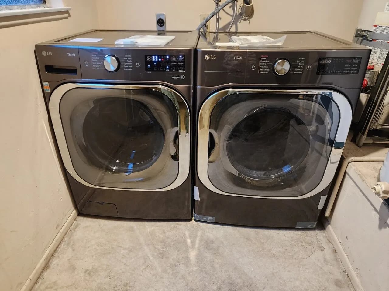 급매 세탁기, 건조기, 받침대 2개
					전자/가전
					Cerritos