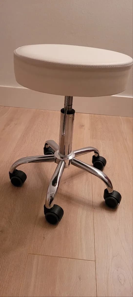 롤링 스툴 의자
					가구
					Buena Park