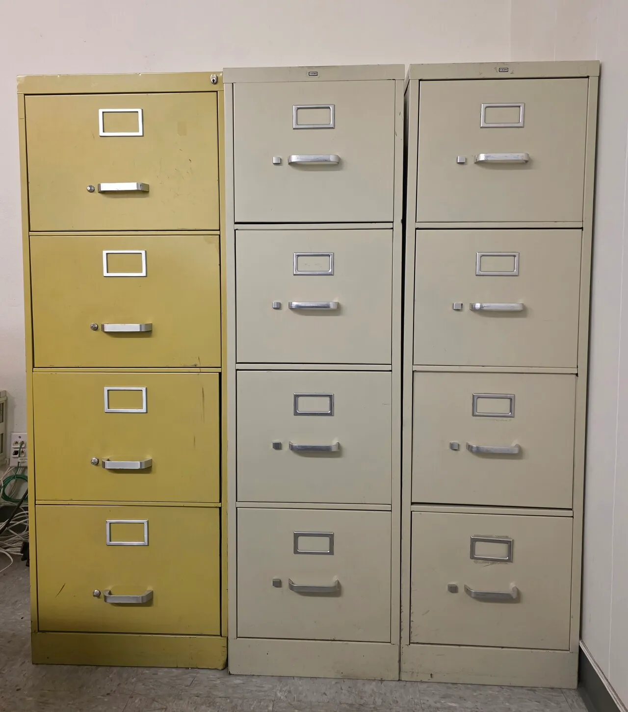 캡비넷3개
					무빙세일
					Gardena