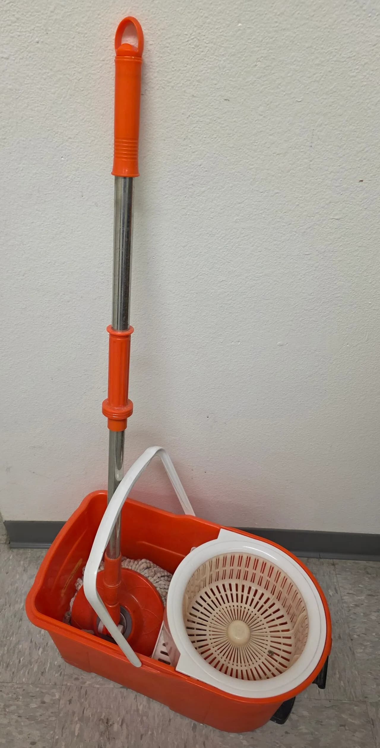 물걸레청소기
					무빙세일
					Gardena