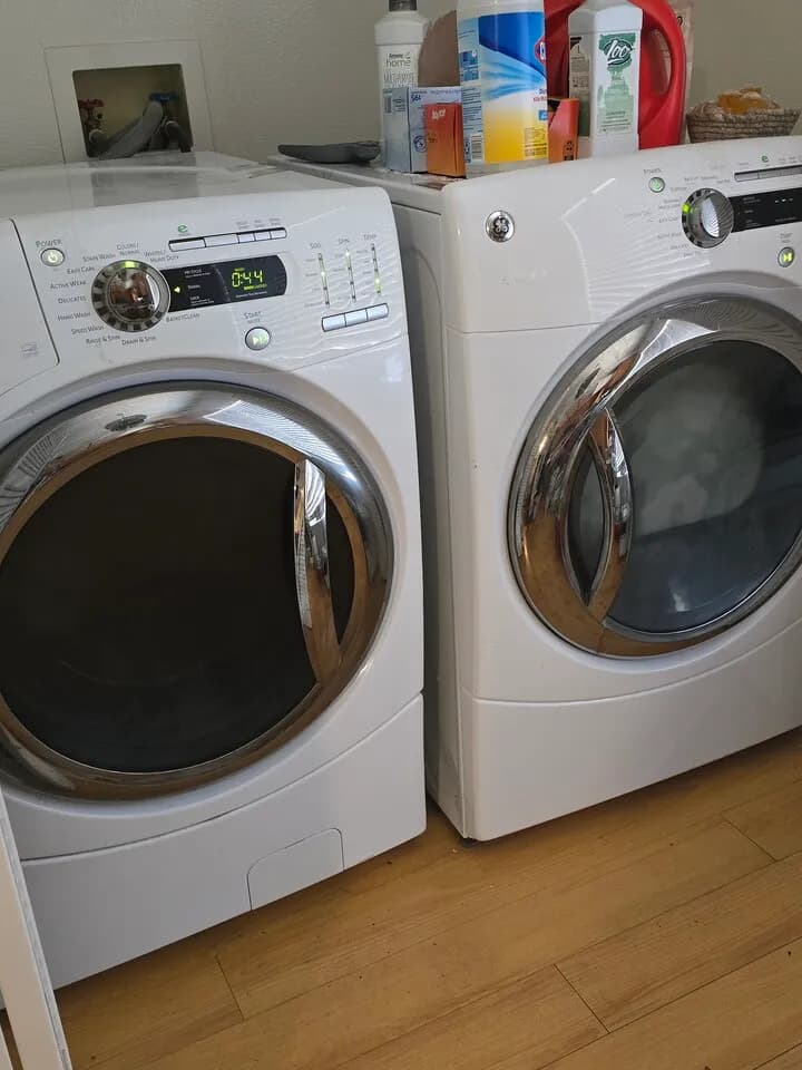 세탁기, 드라이기
					무빙세일
					La Mirada