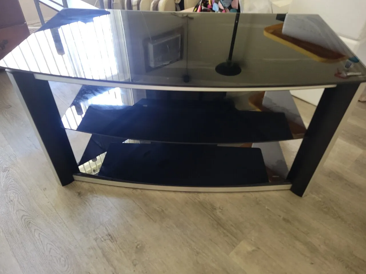 고급 블랙 유리 TV 스탠드
					무빙세일
					Lakewood