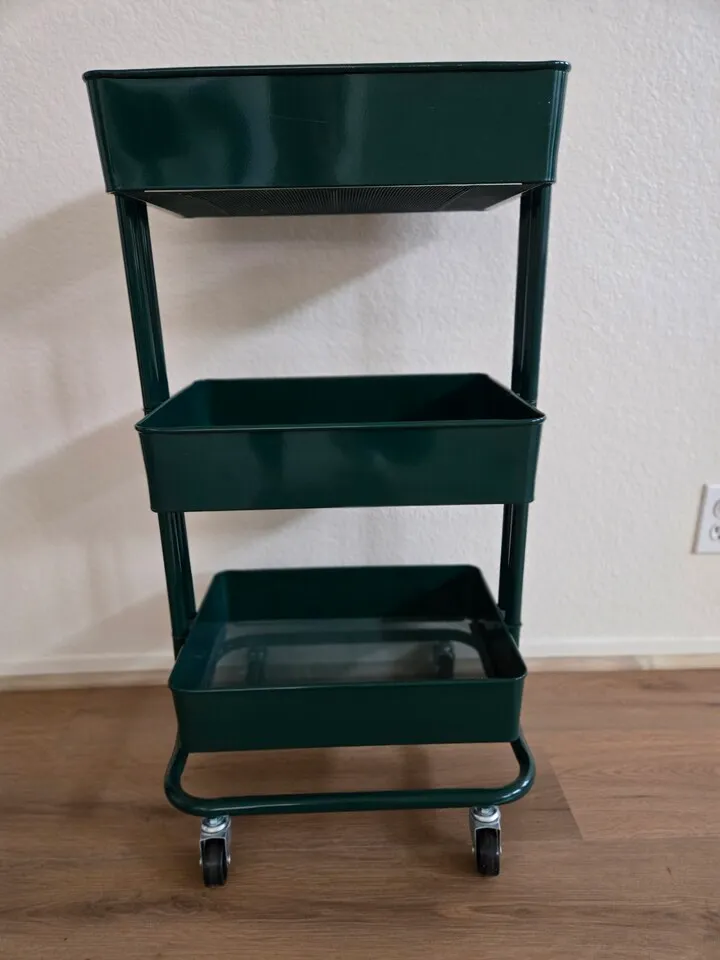 3단 선반 $30 Adjustable monitor stand new$20
					가구
					Buena Park