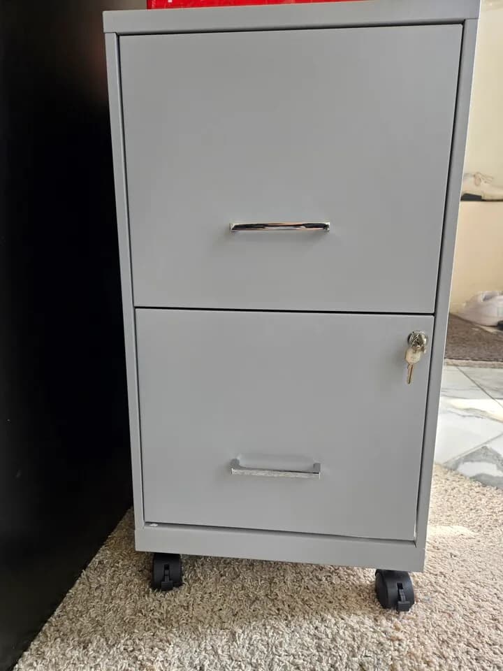 2door cabinet $60 5단 서랍 캐비넷 $130 4단 캐비넷 black $70
					가구
					Buena Park
