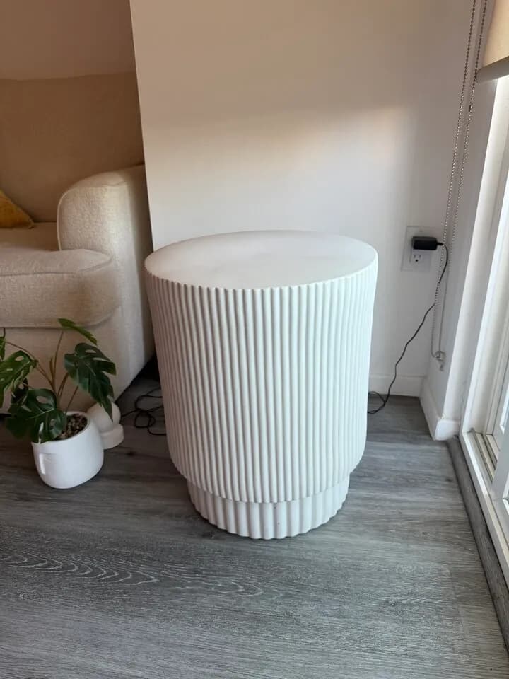 무빙세일(사이드테이블)
					무빙세일
					Los Angeles