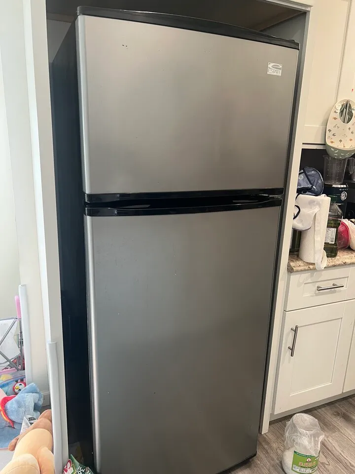 냉장고 팝니다.
					전자/가전
					Los Angeles