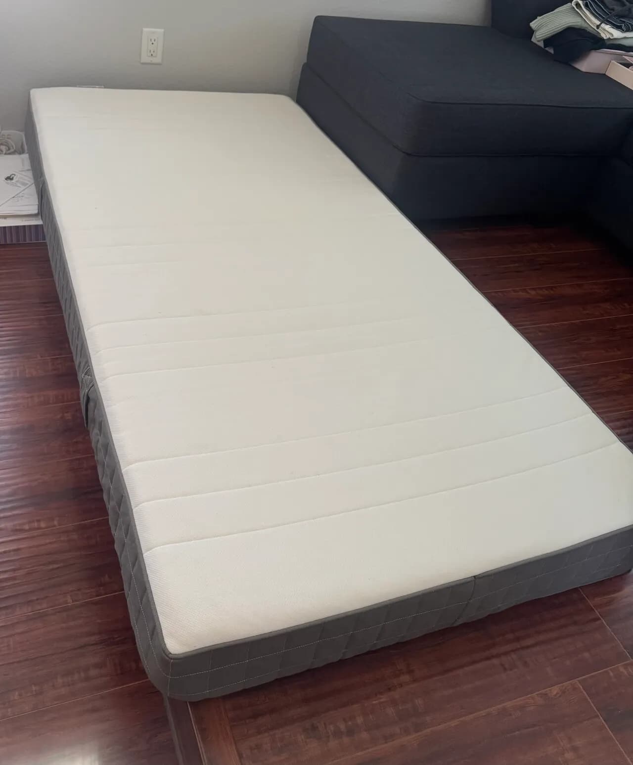 싱글 매트리스(Foam mattress,)
					무빙세일
					Fullerton