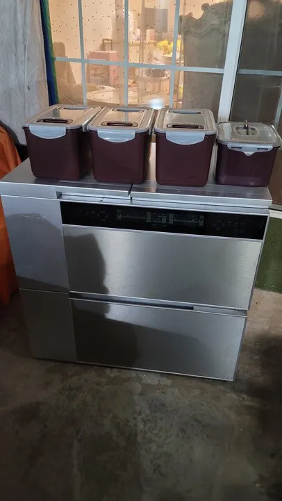 딤체 김치 냉장고 뚜껑식과 아래는 서랍식
					무빙세일
					Oc (알테시아+파이오니아)