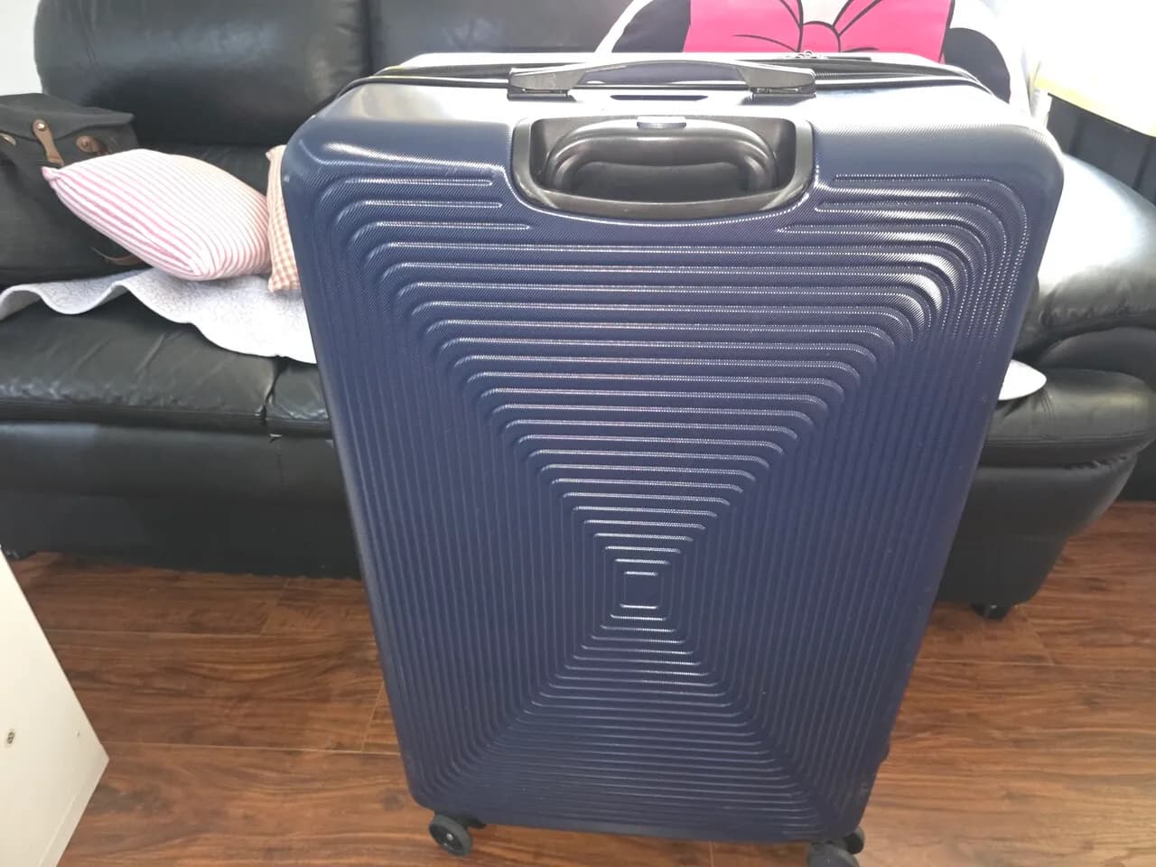 여행용 가방 (Original Penguin Spinner Luggage 32)
					무빙세일
					Los Angeles