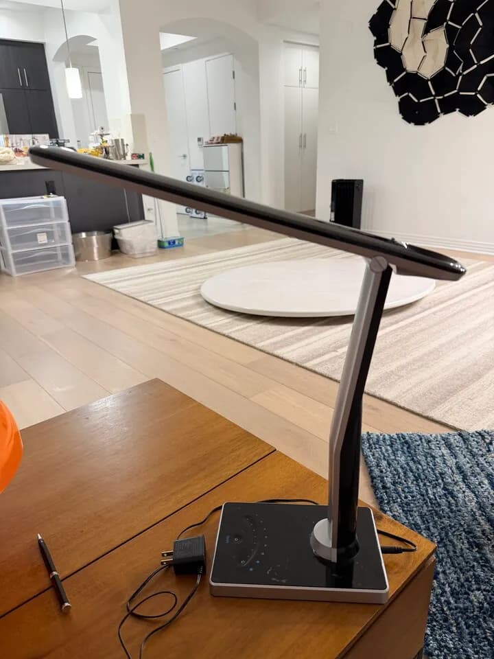 테이블 램프.책상 조명. 스탠드 조명
					무빙세일
					Los Angeles Westwood 인근