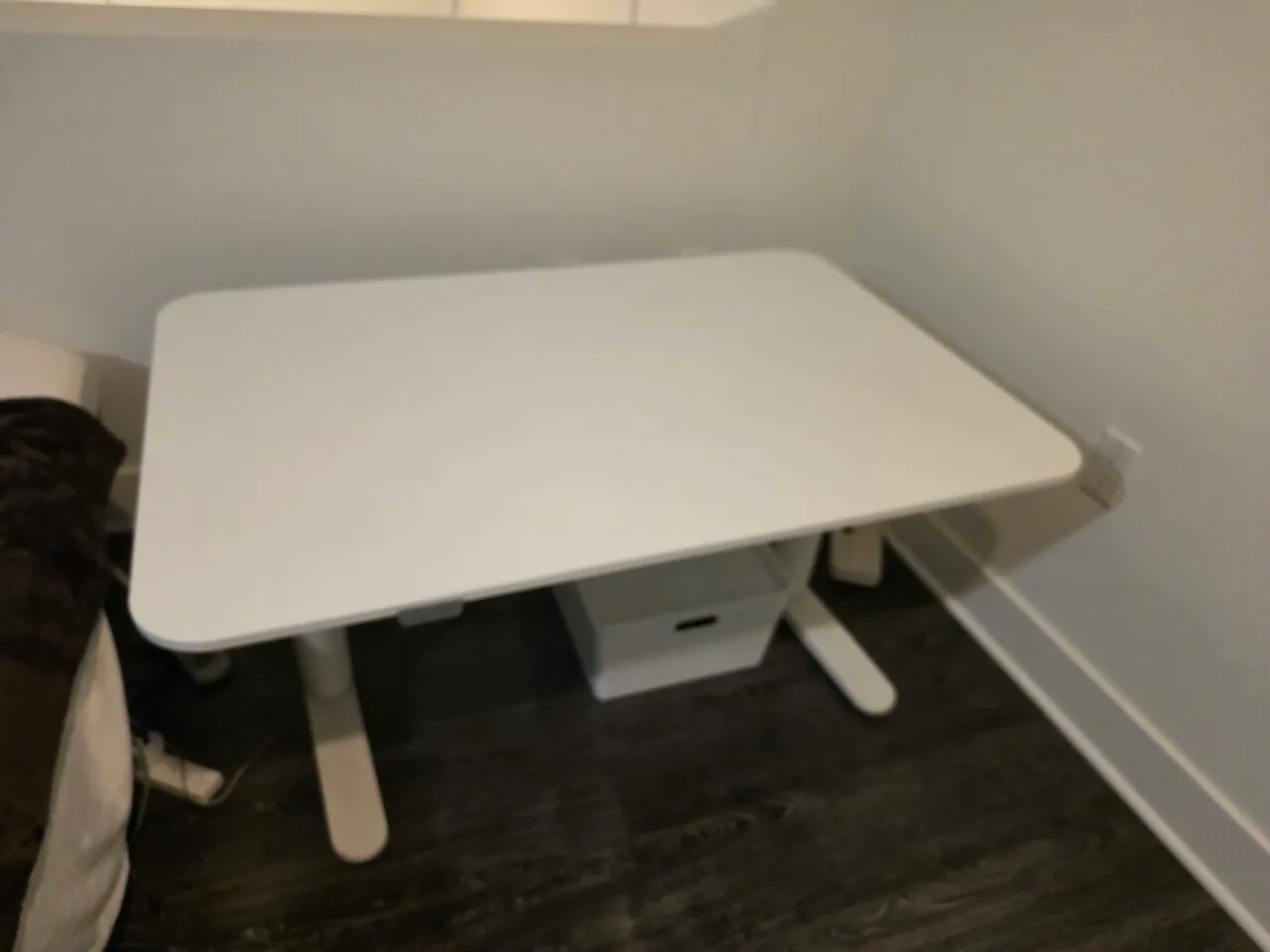 데스크 / 테이블 전동
					무빙세일
					West  La