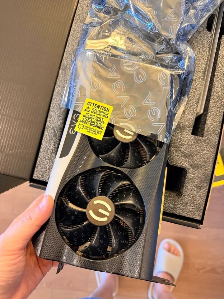 미개봉 psu 커세어 파워 & evga rtx3070 ftw 팝니다
					전자/가전
					LA