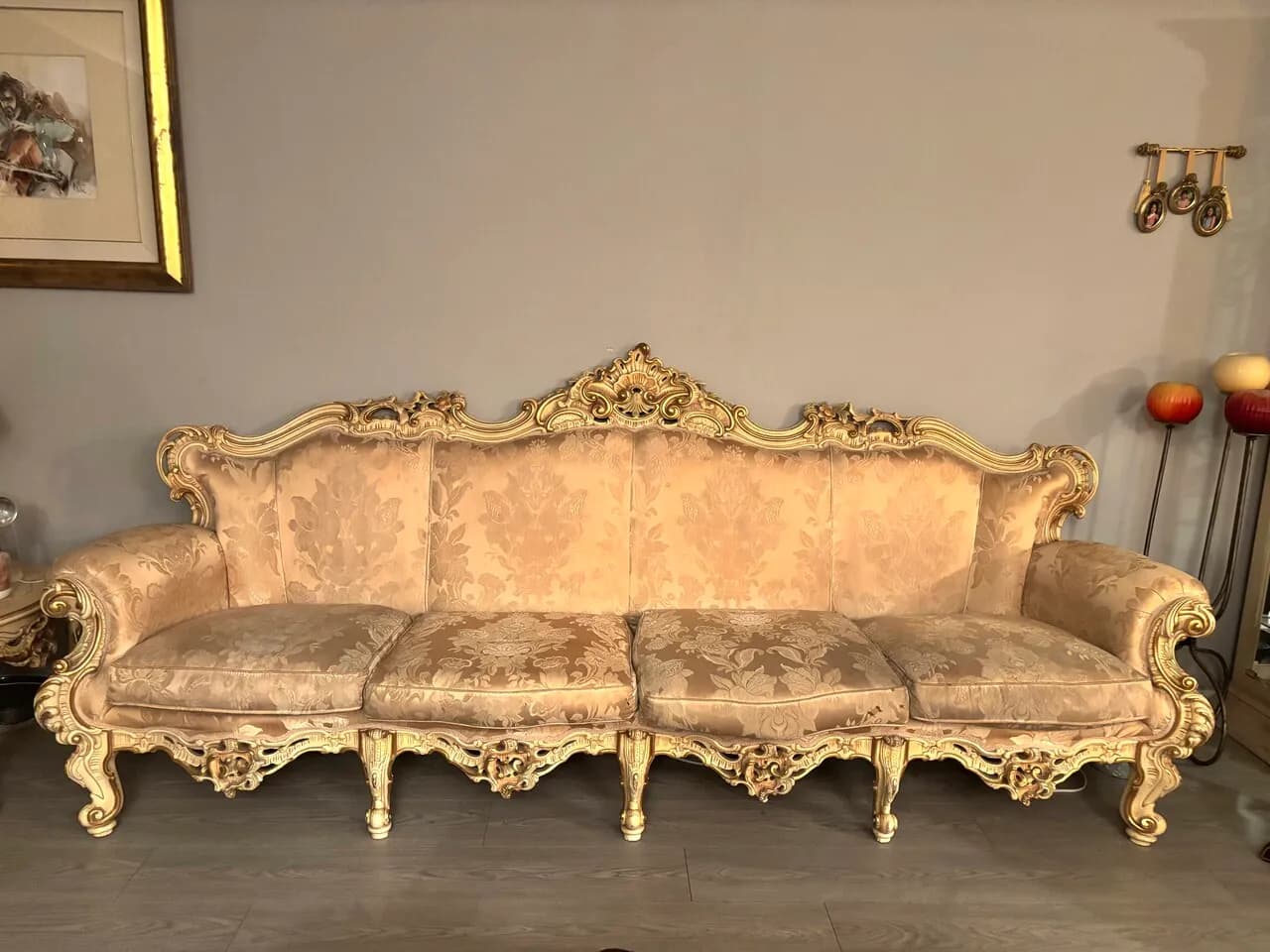 이태리 소파
					가구
					엘에이 다운타운