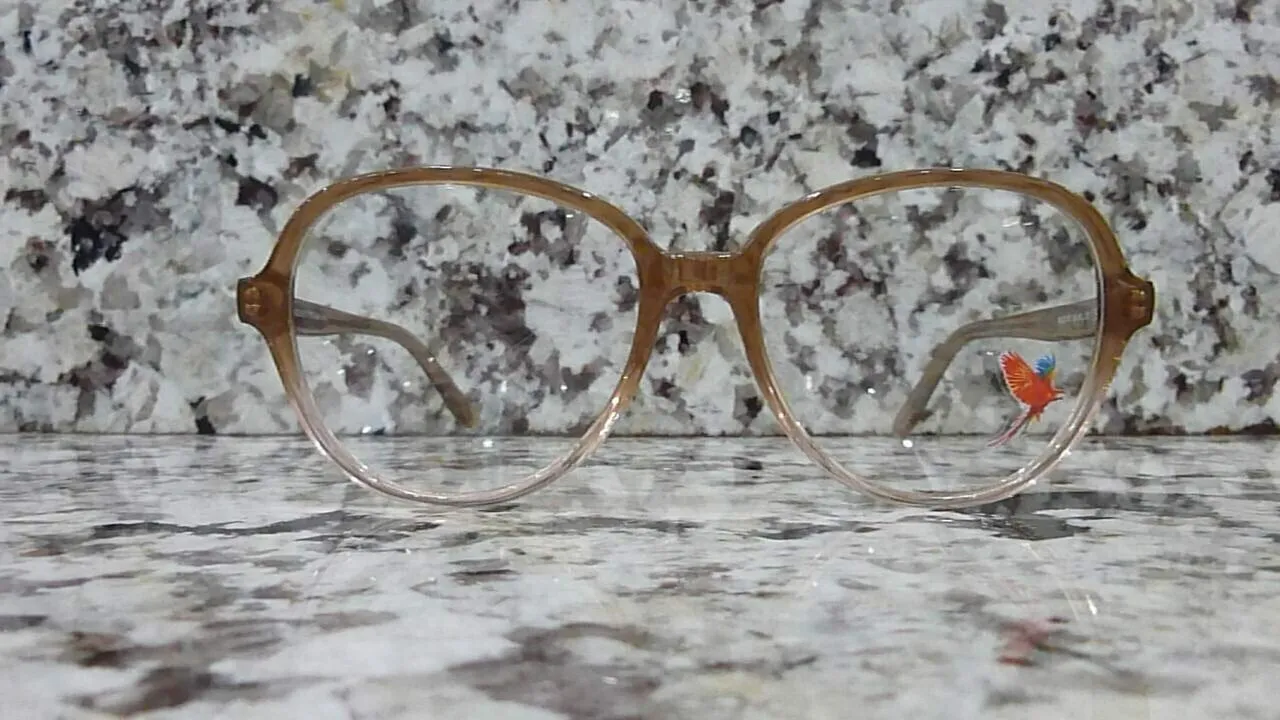 NEW-이태리-마우이 짐-CRYSTAL PINK-안경테
					의류/패션
					Los Angeles